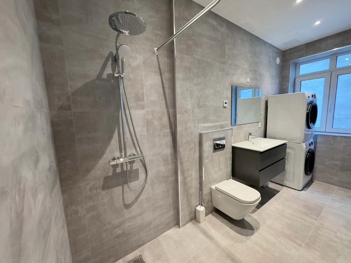 Appartement Newly Renovated 2br With Large Balcony *