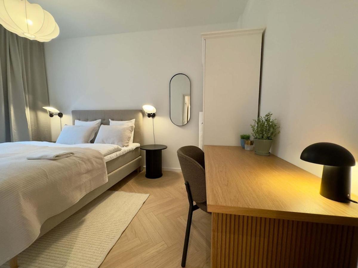 Newly Renovated 2br With Large Balcony *