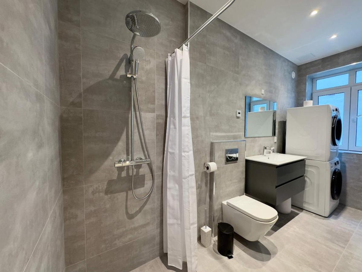 Newly Renovated 2br With Large Balcony Appartement