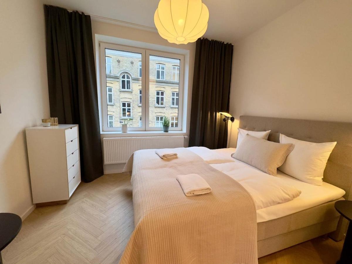 Newly Renovated 2br With Large Balcony Appartement *