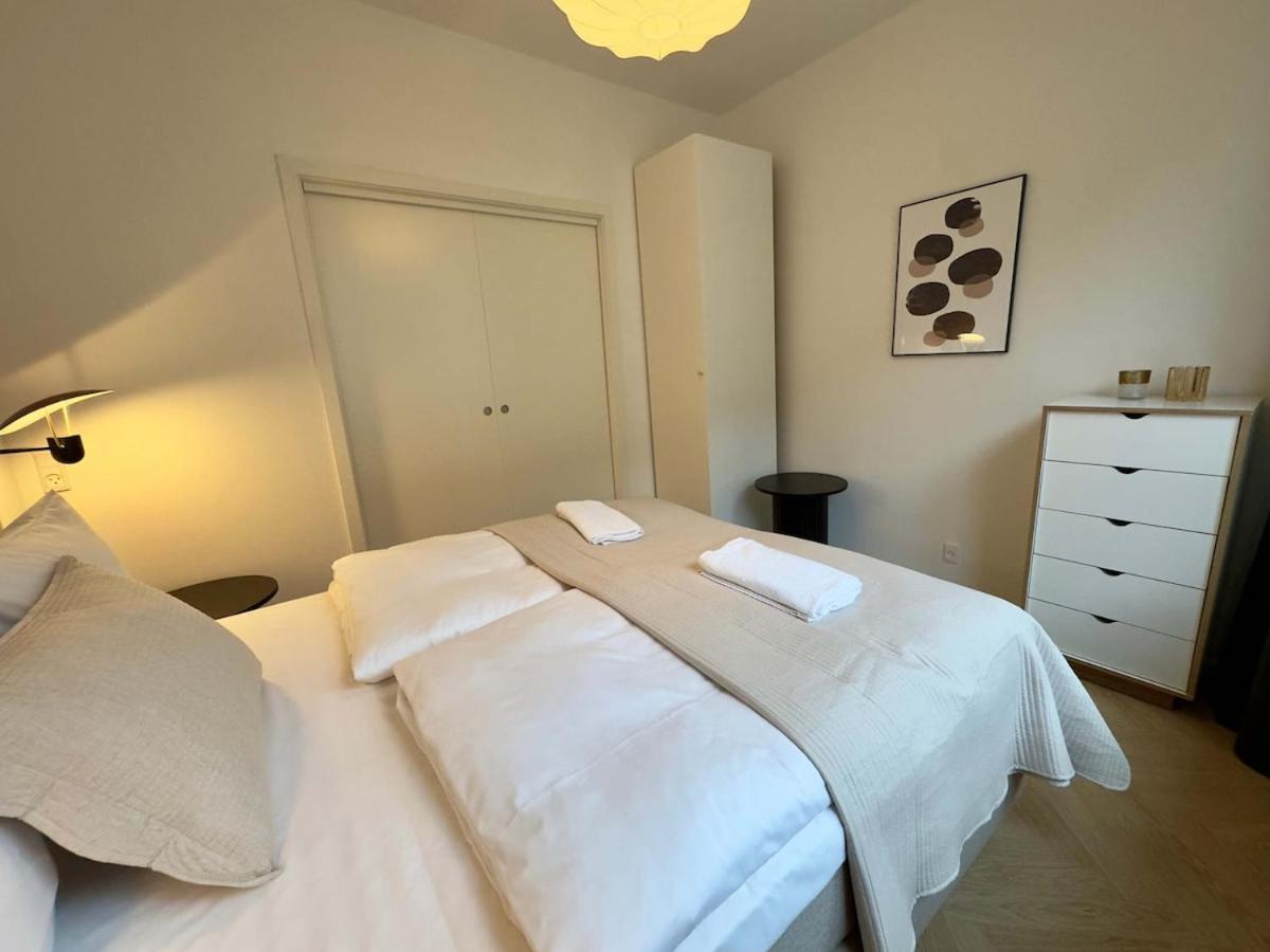 Newly Renovated 2br With Large Balcony *